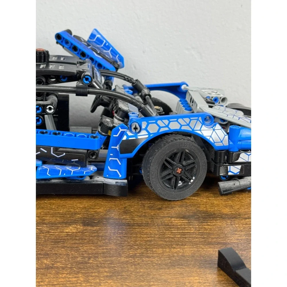 LEGO Technic McLaren Senna GTR 42123 Blue‎ Race Car Model – 98% Complete - Picture 11 of 16